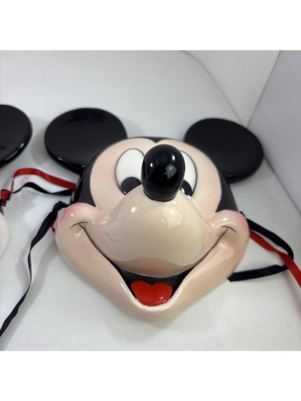 DISNEY MICKEY MOUSE AND MINNIE MOUSE 3D CERAMIC WALL DECOR - Picture 3 of 11